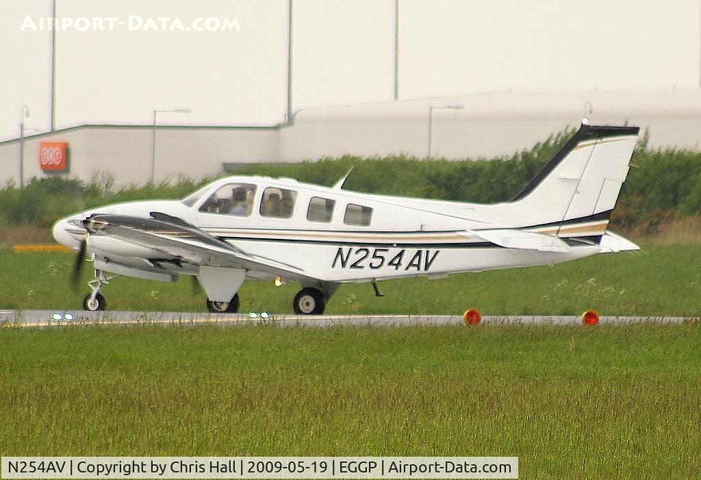 N254AV, 2000 Hawker Beechcraft Corp G58 Baron C/N TH-2254, departing from Liverpool