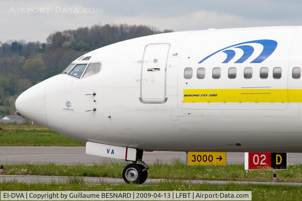 EI-DVA, 1991 Boeing 737-36E(QC) C/N 25159, Cockpit close-up
