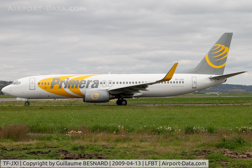 TF-JXI, 2000 Boeing 737-809 C/N 30664, Take off 02