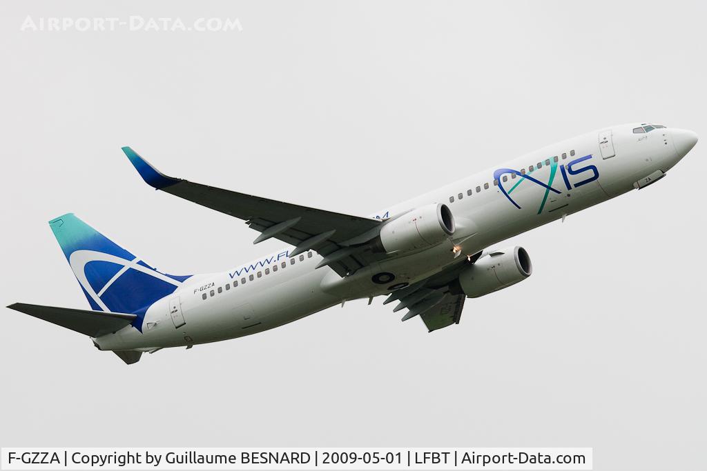 F-GZZA, 1999 Boeing 737-86N C/N 28591, Take off 02