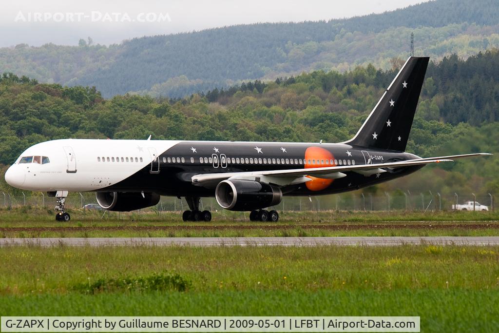 G-ZAPX, 2000 Boeing 757-256 C/N 29309, Taxiing by