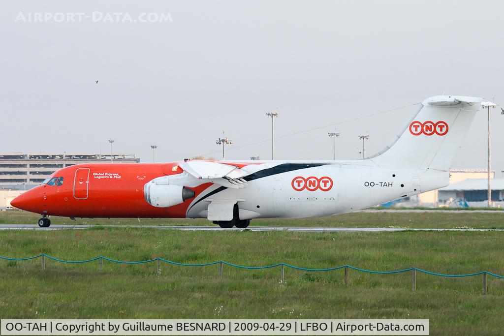 OO-TAH, 1990 British Aerospace BAe.146-300 C/N E3168, Take off 32R