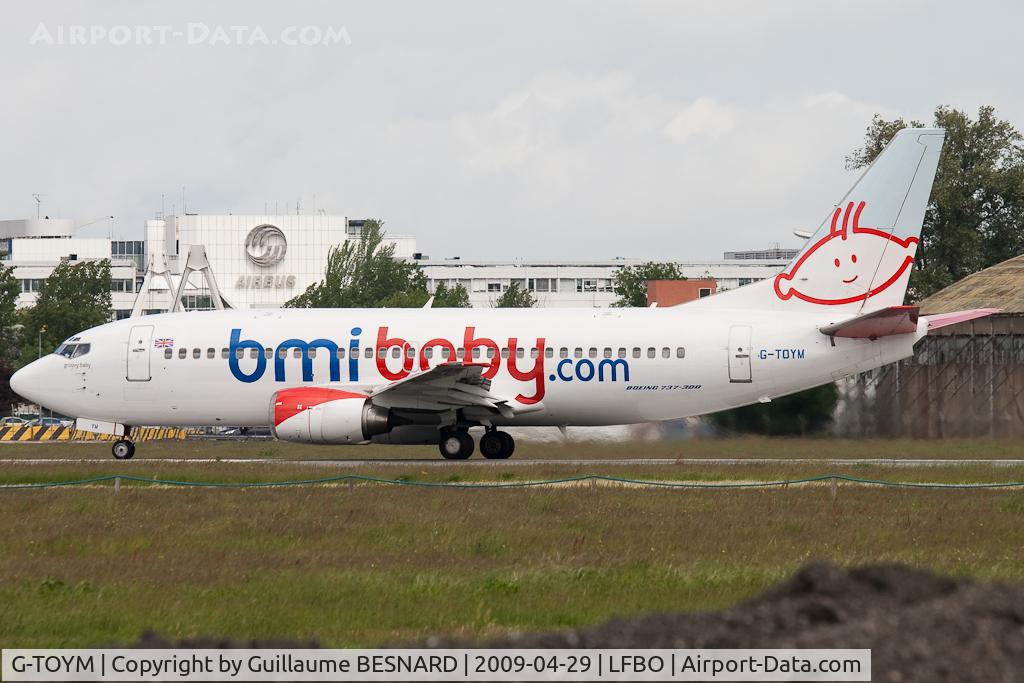 G-TOYM, 1998 Boeing 737-36Q C/N 29141, Take off 32R