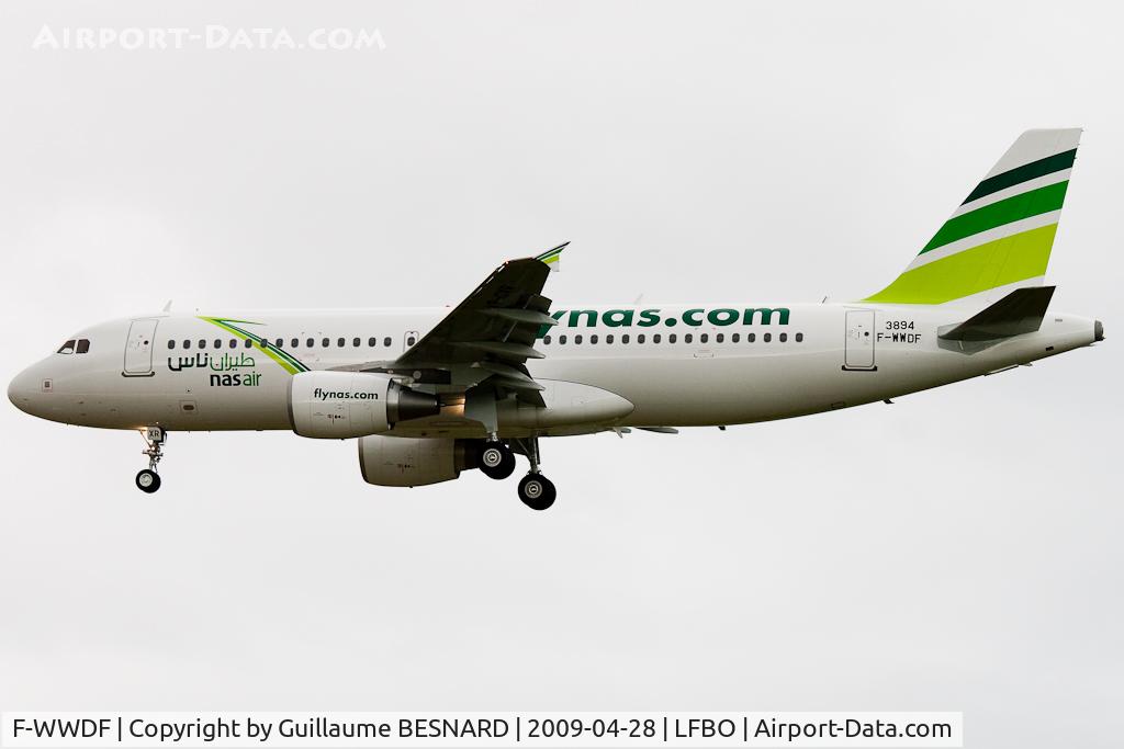 F-WWDF, 2009 Airbus A320-214 C/N 3894, Landing 32L