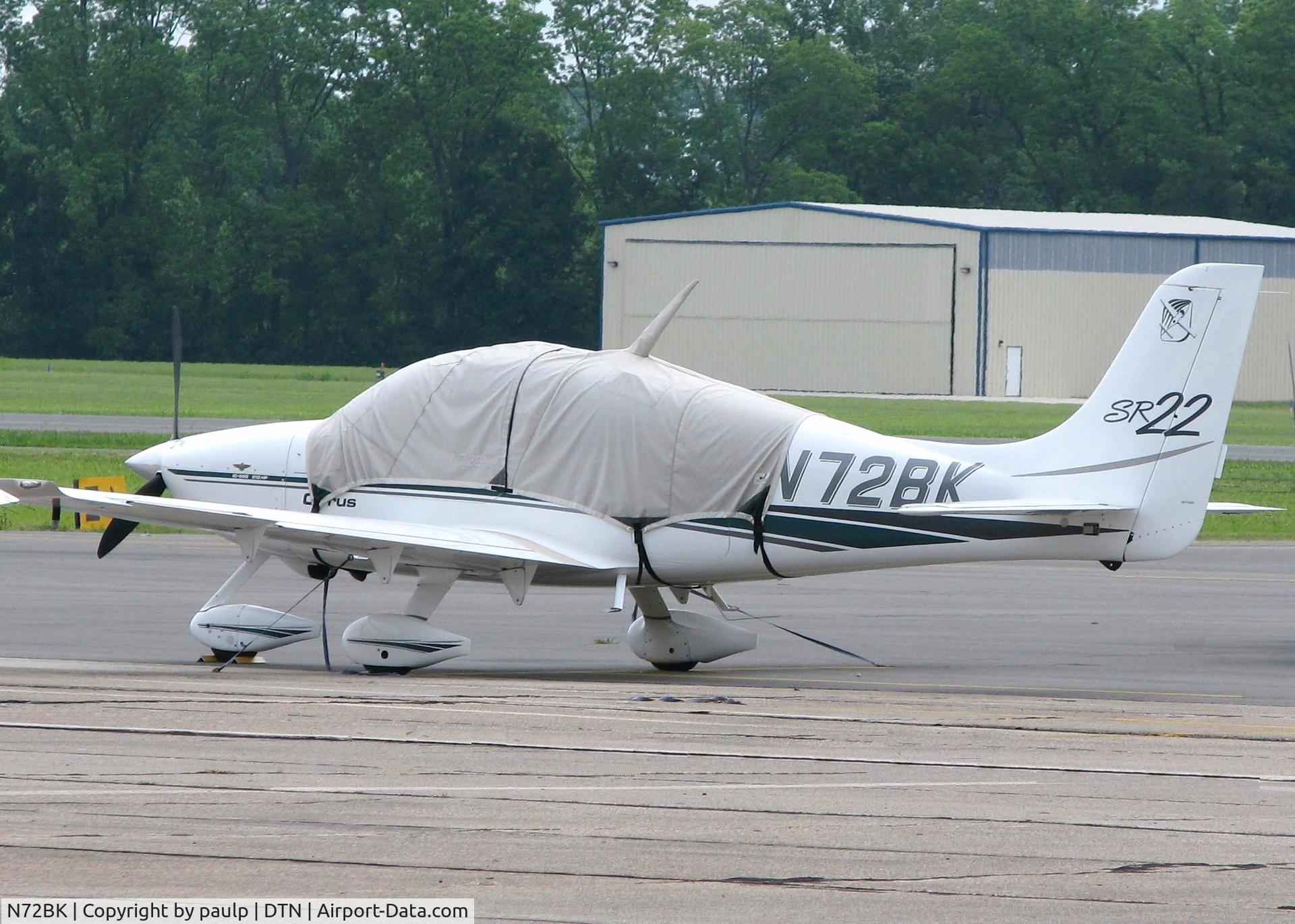 N72BK, 2002 Cirrus SR22 C/N 0172, At Downtown Shreveport.
