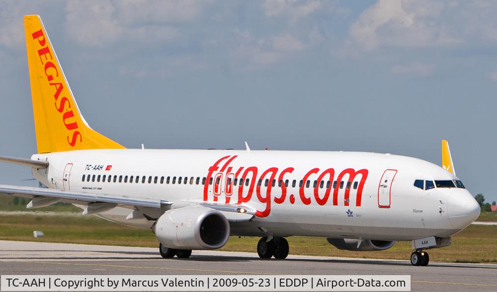 TC-AAH, 2008 Boeing 737-82R C/N 35701/2496, Line out Runway North