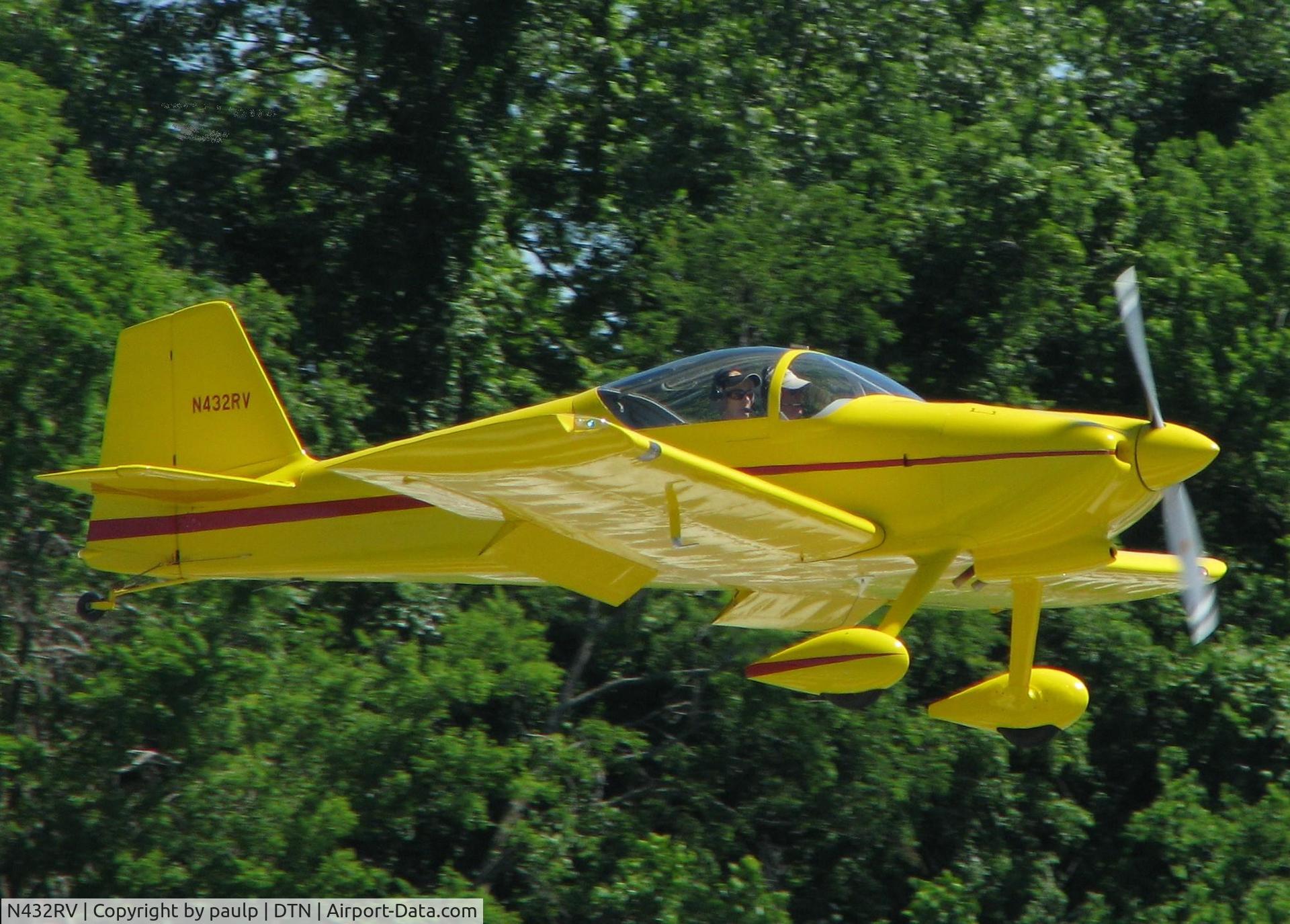 N432RV, Vans RV-6 C/N 60269, About to touch down on 14 at the Shreveport Downtown airport.