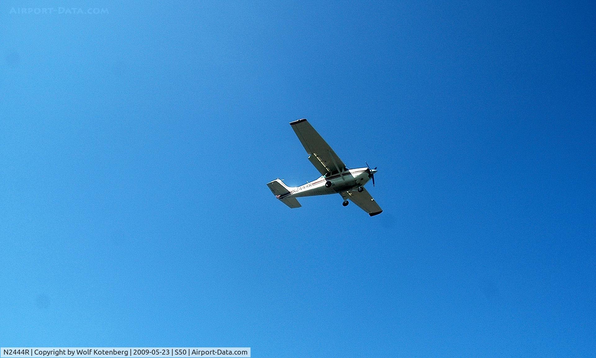 N2444R, 1964 Cessna 182G Skylane C/N 18255544, on final