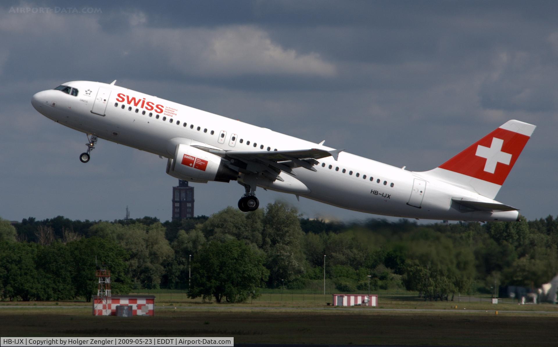 HB-IJX, 2002 Airbus A320-214 C/N 1762, A320-214 (cn. 2158, ex TC-JLF) is leaving TXL with destination Zurich