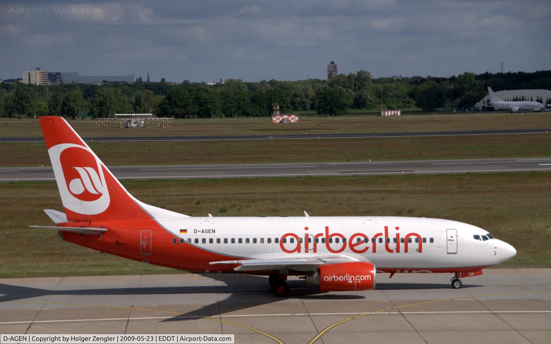 D-AGEN, 1998 Boeing 737-75B C/N 28100, Flight AB 8431 from Mailand MXP on taxiway to parkposition