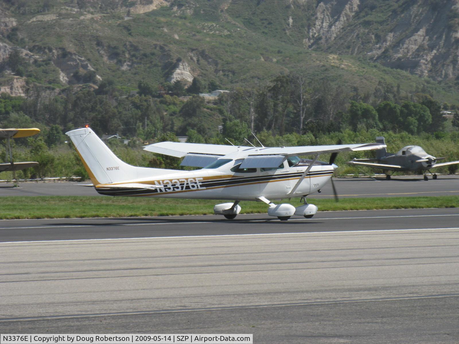 N3376E, 1982 Cessna 182R Skylane C/N 18268243, 1982 Cessna 182R SKYLANE, Continental O-470-U 230 Hp, flaps landing roll Rwy 22