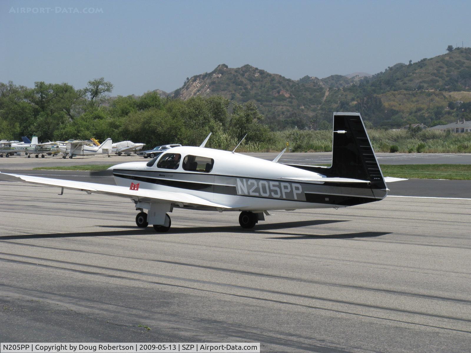N205PP, Mooney M20J 201 C/N 24-3061, 1988 Mooney M20J 201, Lycoming IO-380-A1B6D 200 Hp, taxi