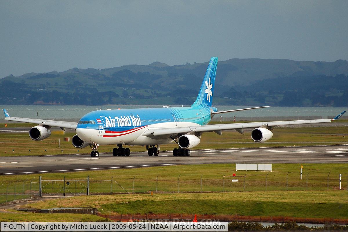 F-OJTN, 2001 Airbus A340-313 C/N 395, Taxiing to the runway