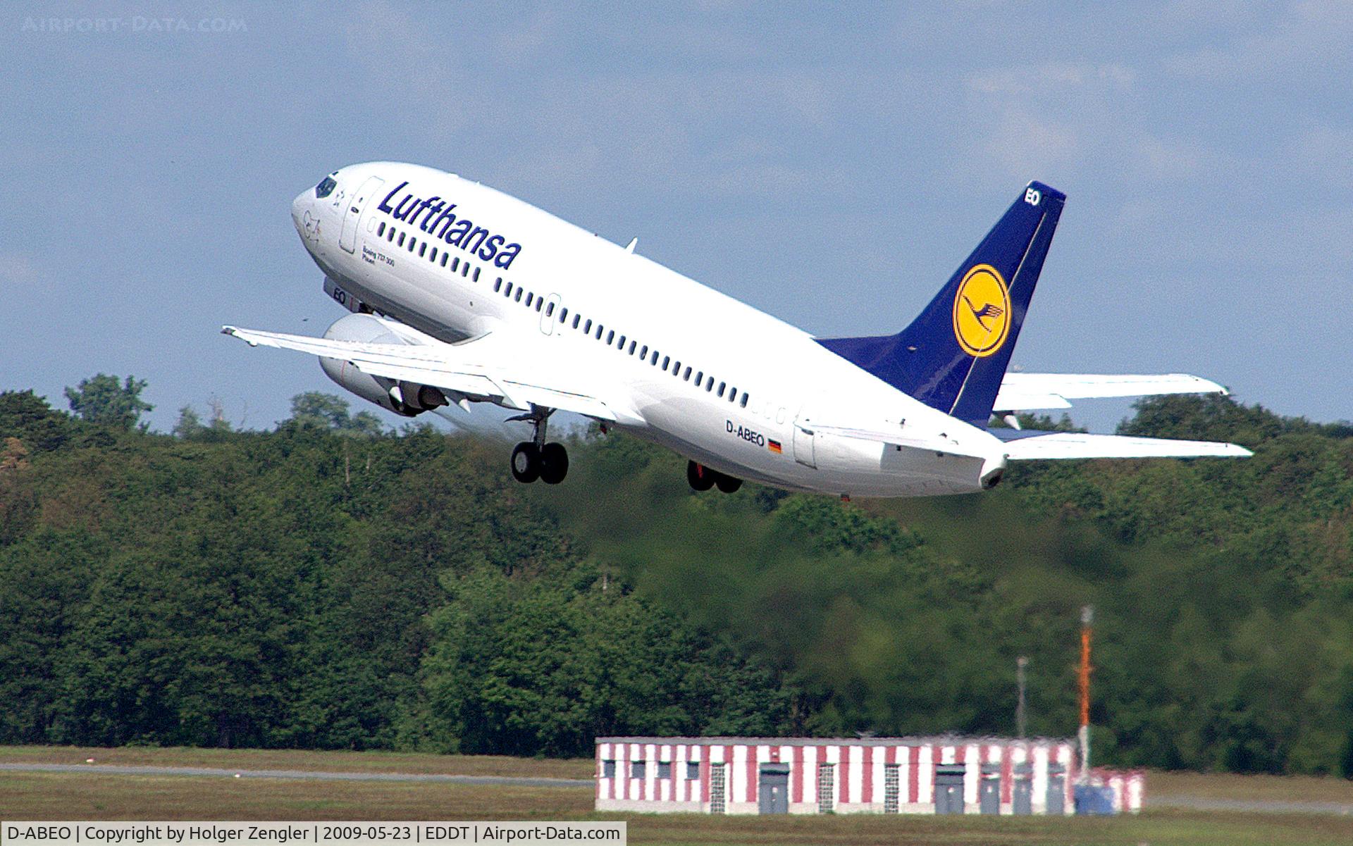 D-ABEO, 1991 Boeing 737-330 C/N 26429, Flight LH 5014 at a lift off to Venice