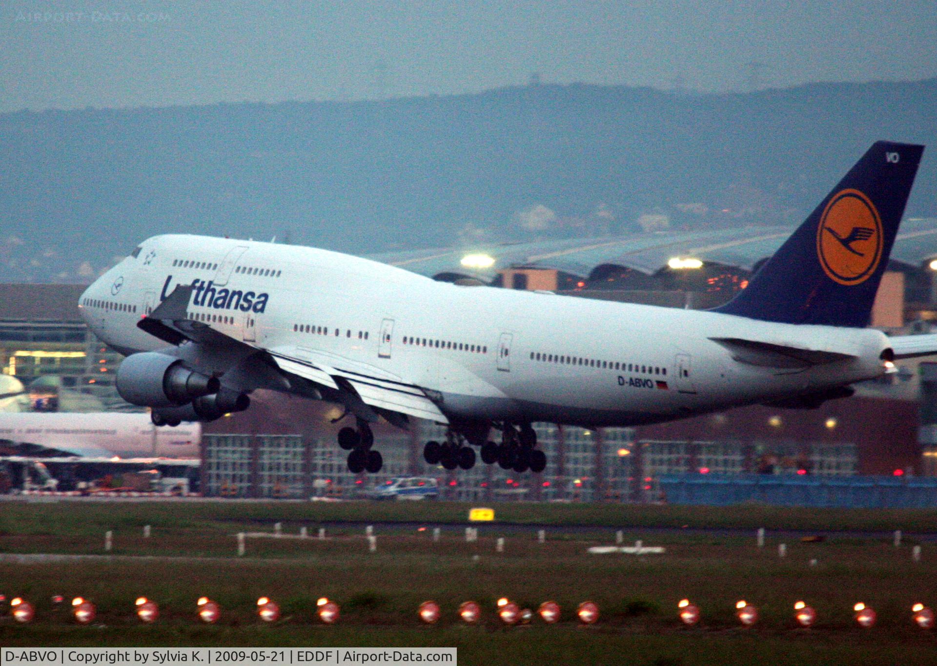 D-ABVO, 1996 Boeing 747-430 C/N 28086, Lufthansa
