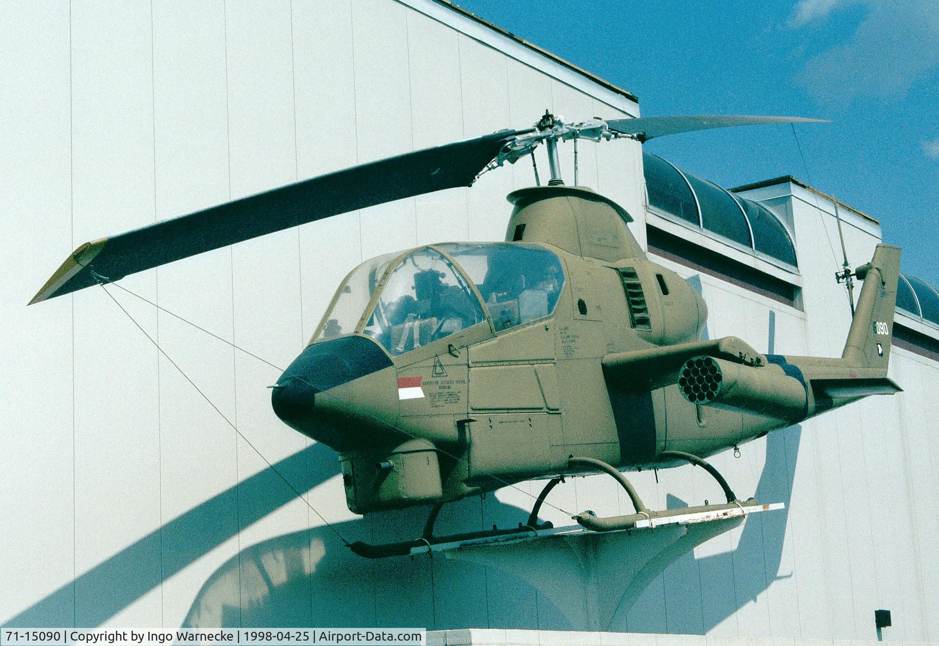 71-15090, 1971 Bell AH-1G Cobra C/N 21050, Bell AH-1G Cobra at the US Army Aviation Museum, Ft Rucker AL