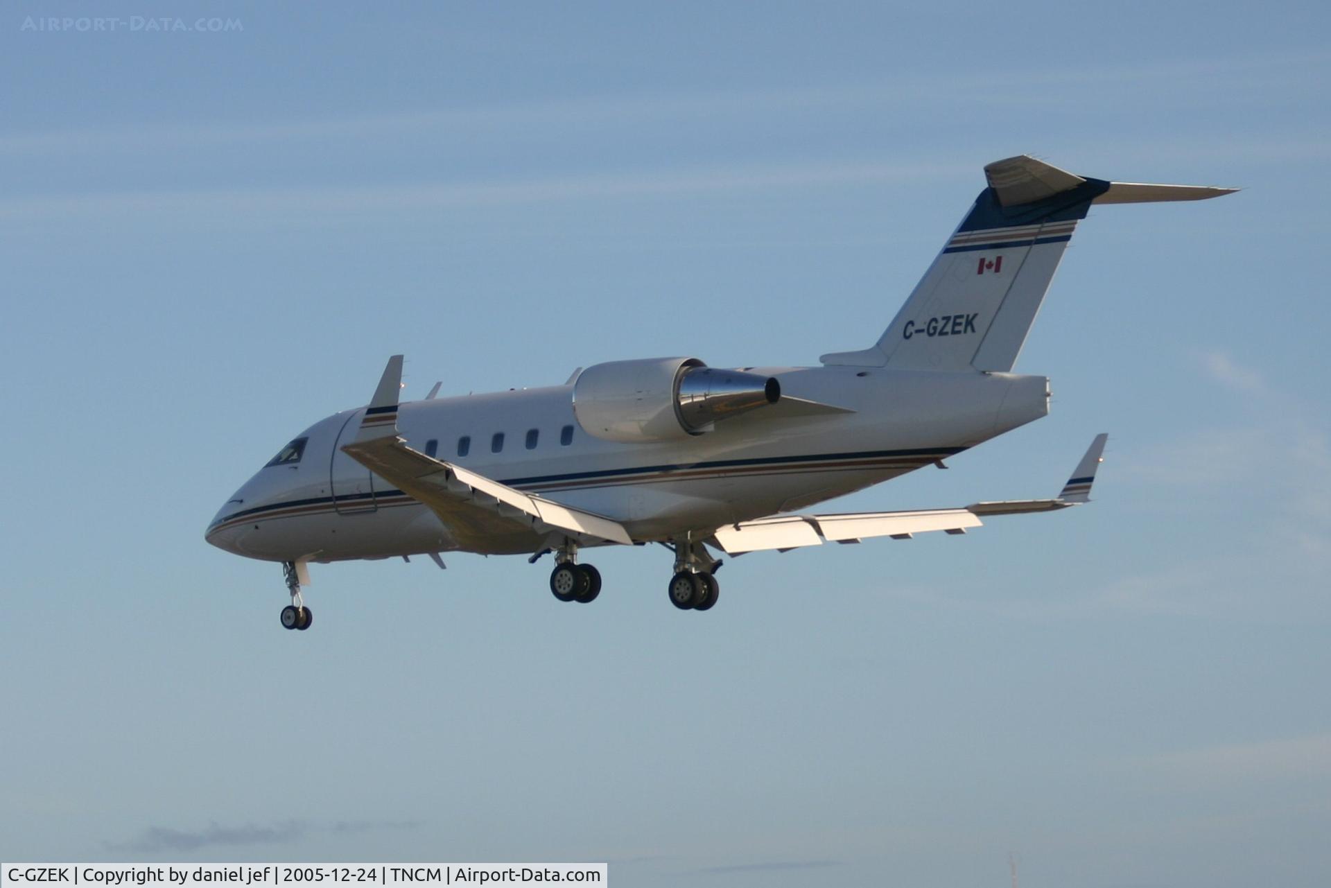 C-GZEK, 1997 Canadair Challenger 604 (CL-600-2B16) C/N 5360, Landing 10