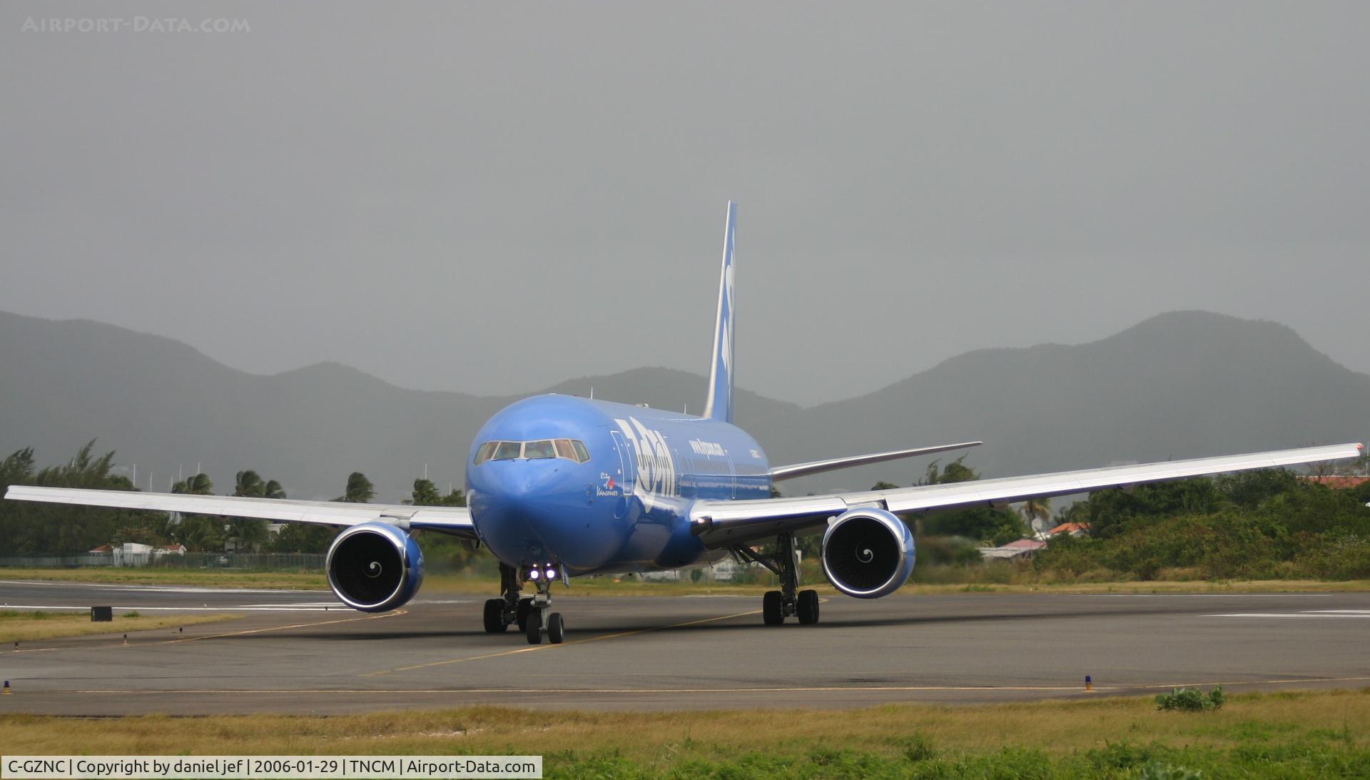 C-GZNC, 1995 Boeing 767-306/ER C/N 26263, taxing runway 10