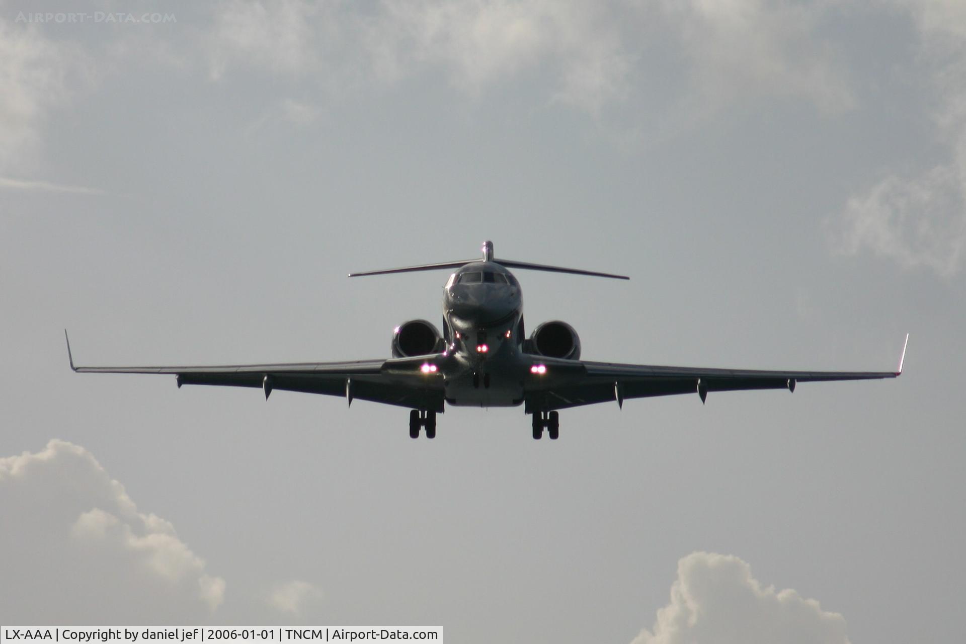 LX-AAA, 2004 Bombardier BD-700-1A10 Global Express C/N 9133, Landing 10