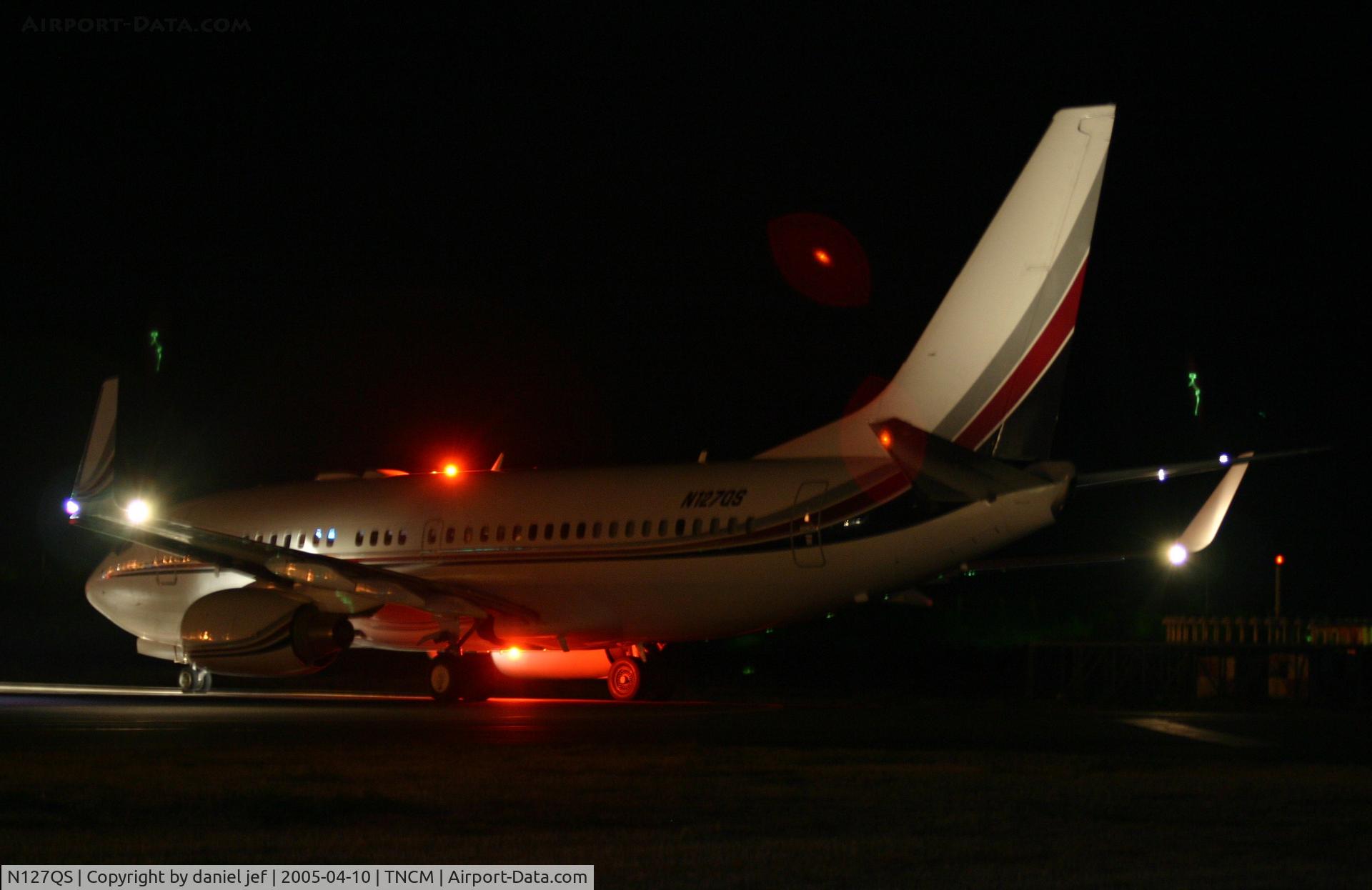 N127QS, 1999 Boeing 737-7BC C/N 30327, taking off rn10