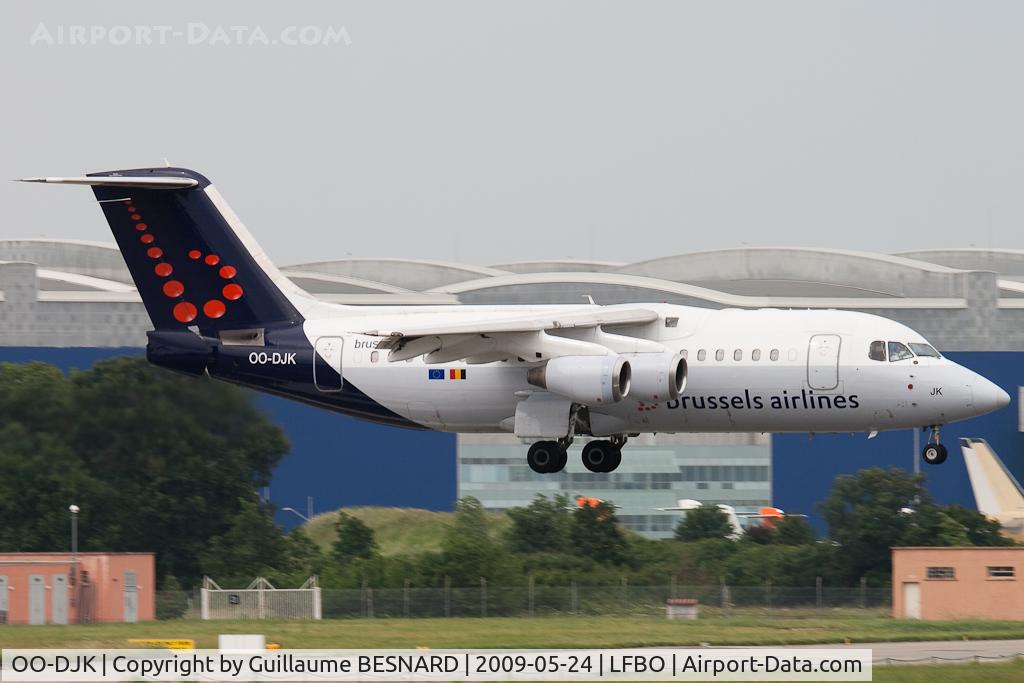 OO-DJK, 1995 British Aerospace Avro 146-RJ85 C/N E.2271, Landing 14R