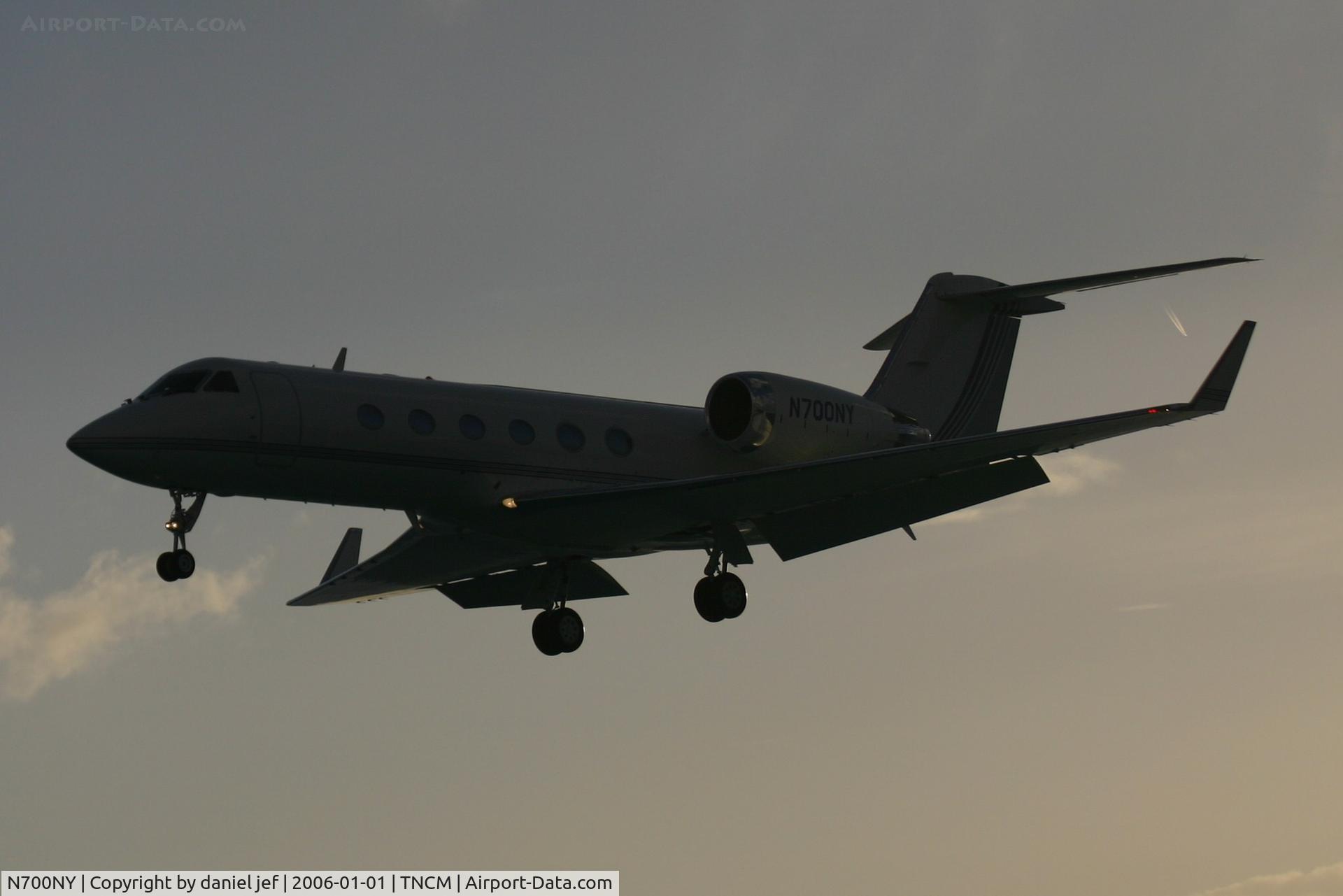 N700NY, 2001 Gulfstream Aerospace G-IV C/N 1468, Landing 10