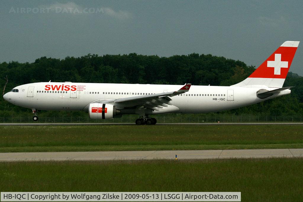 HB-IQC, 1998 Airbus A330-223 C/N 249, visitor