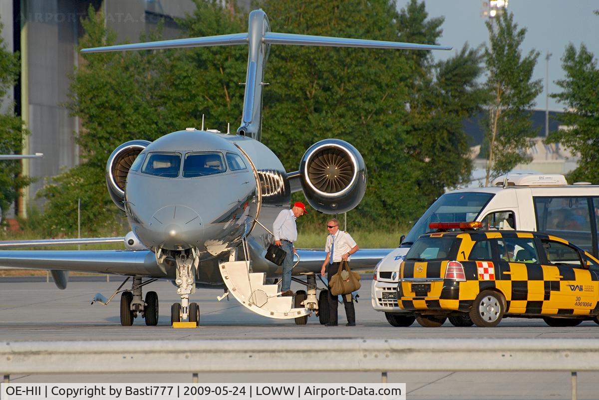 OE-HII, Bombardier Challenger 300 (BD-100-1A10) C/N 20111, Flown by Niko Lauda himself