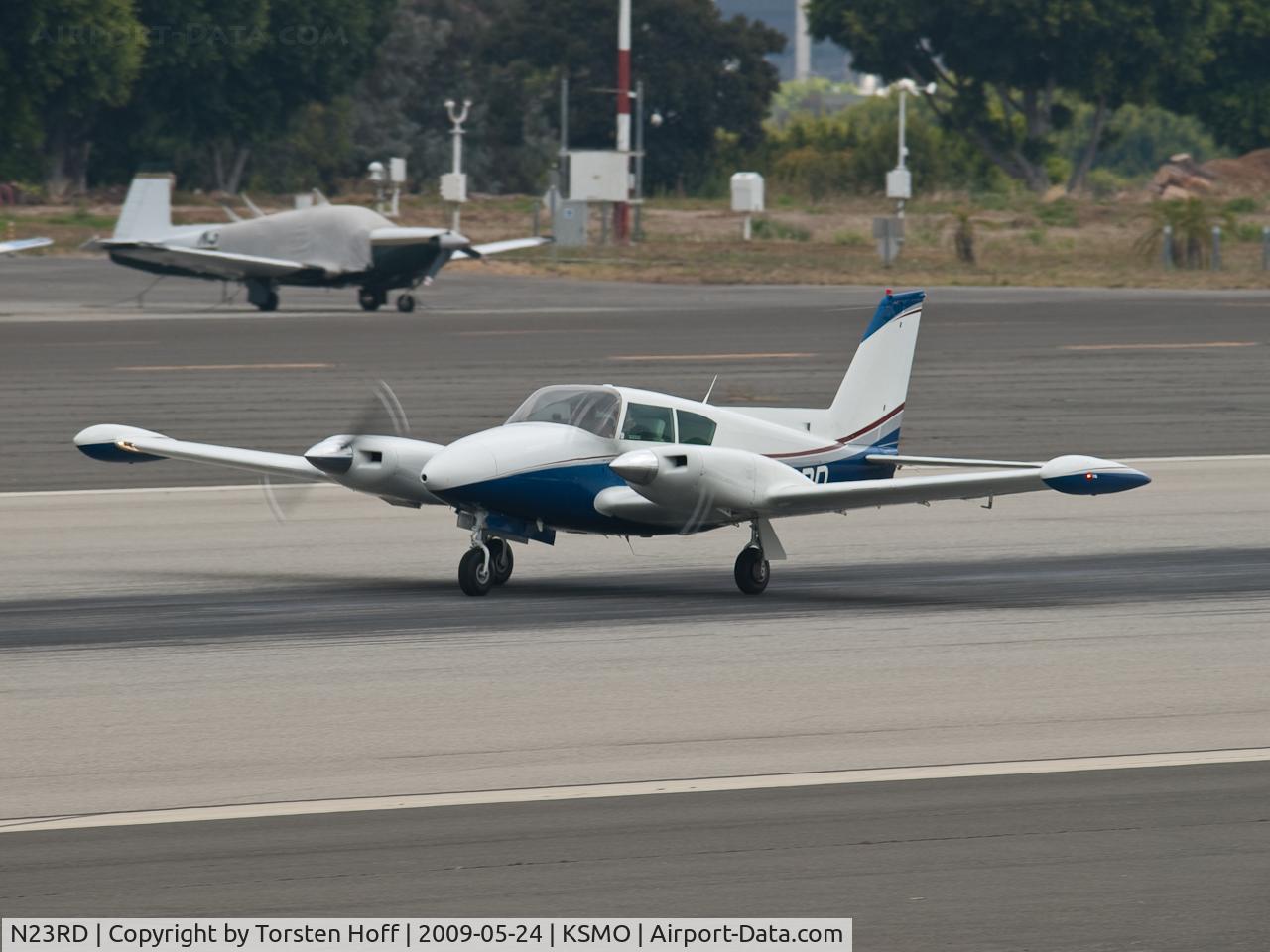 N23RD, Piper PA-30 Twin Comanche Twin Comanche C/N 30-469, N23RD departing from RWY 21