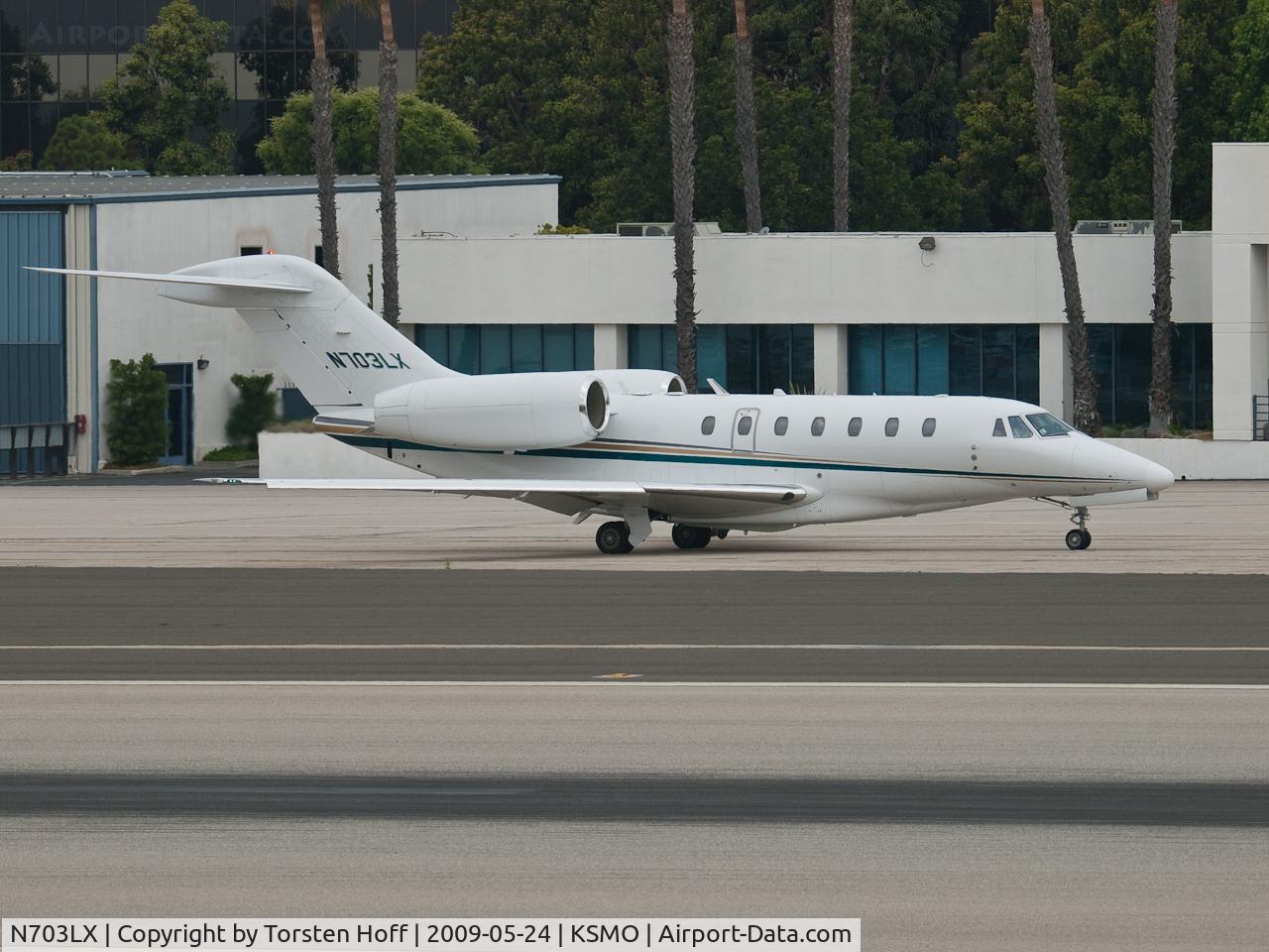 N703LX, 1999 Cessna 750 Citation X C/N 750-0074, N703LX taxiing