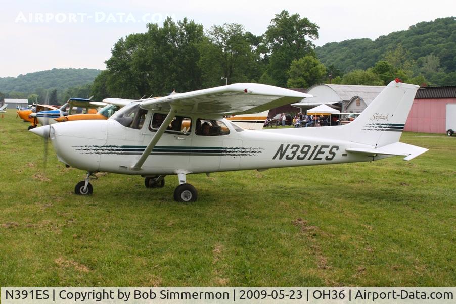N391ES, 1997 Cessna 172R C/N 17280130, Riverside breakfast fly-in at Zanesville, Ohio