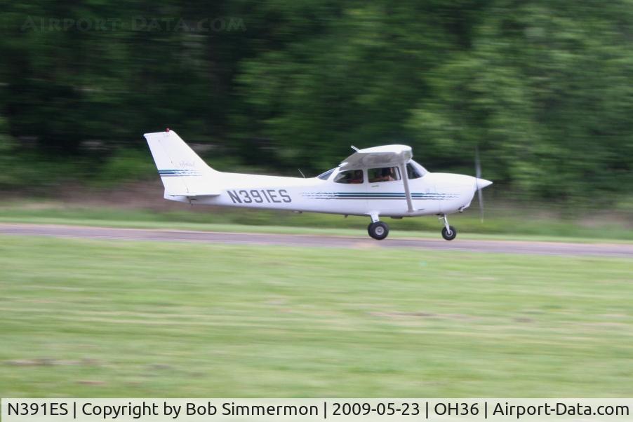 N391ES, 1997 Cessna 172R C/N 17280130, Departing Riverside breakfast fly-in at Zanesville, Ohio