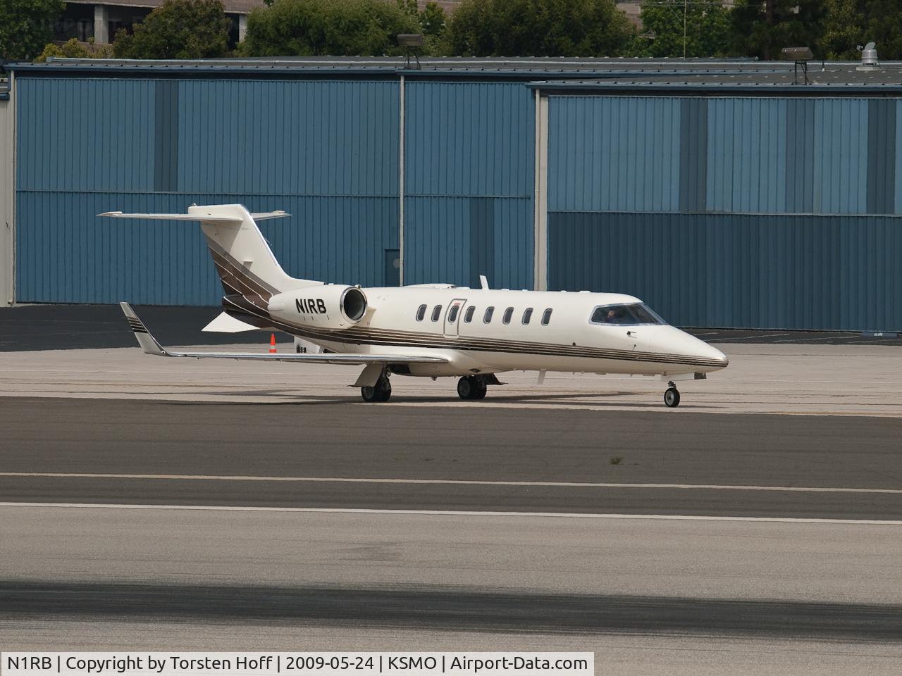 N1RB, 2000 Learjet 45 C/N 119, N1RB taxiing