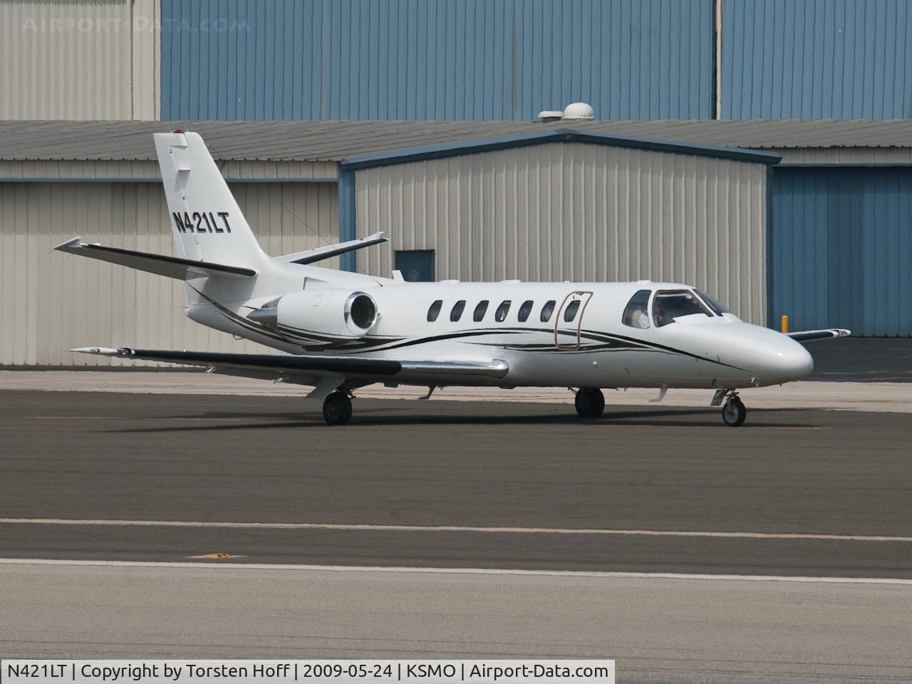 N421LT, 1995 Cessna 560 Citation Ultra C/N 560-0311, N421LT taxiing