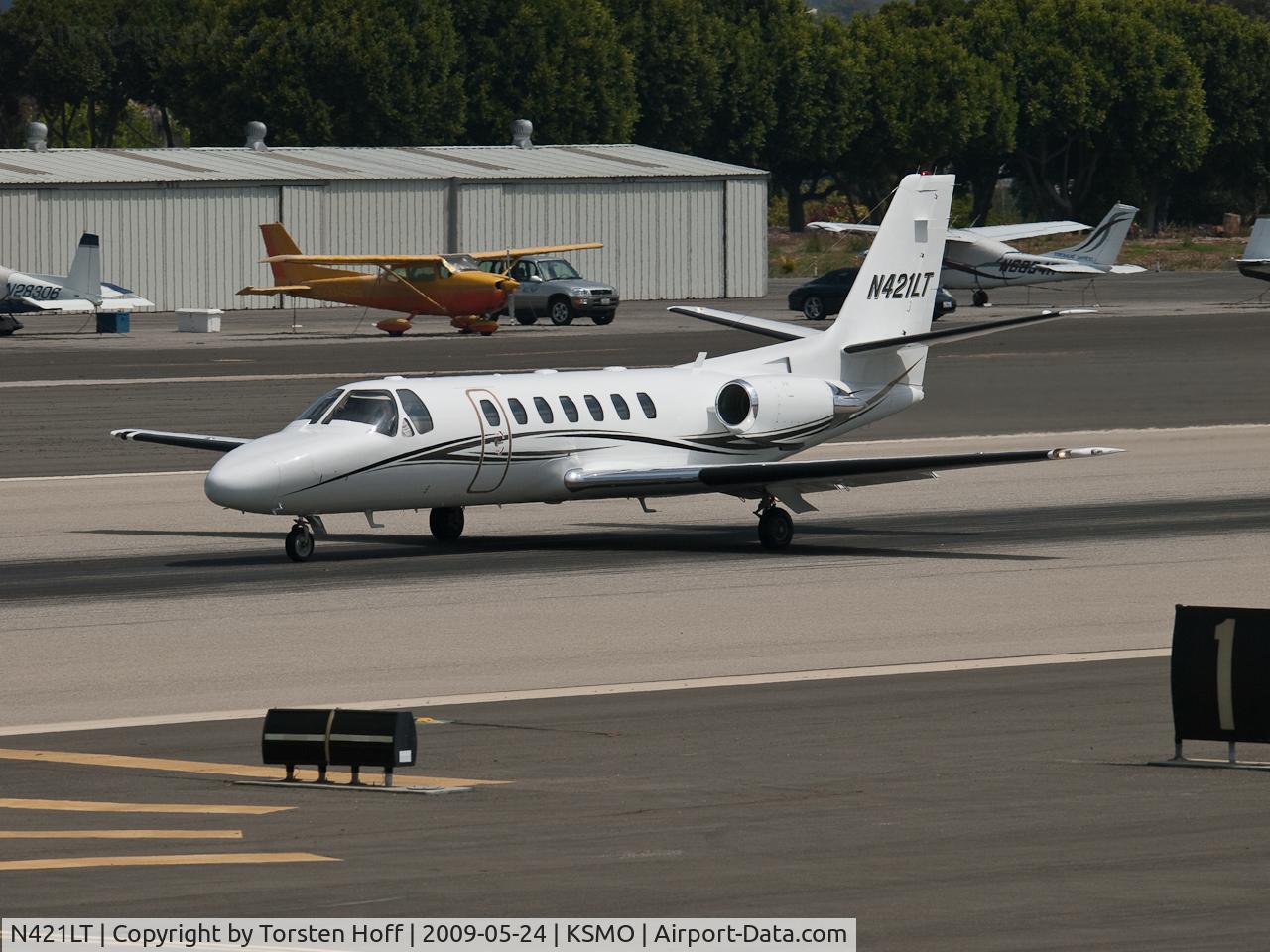 N421LT, 1995 Cessna 560 Citation Ultra C/N 560-0311, N421LT departing from RWY 21