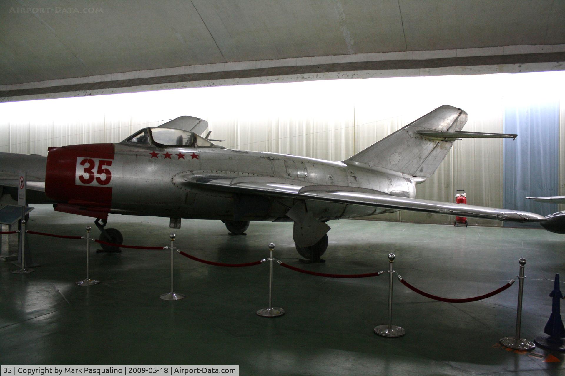 35, Mikoyan-Gurevich MiG-15 C/N 515354, MiG-15