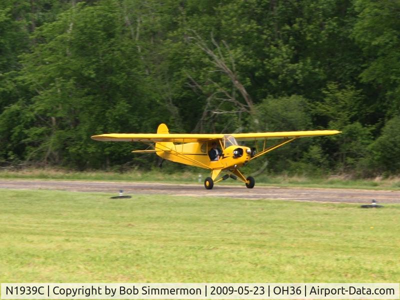 N1939C, Piper J3C-65 Cub Cub C/N 4731, Landing on 3 at Zanesville Riverside with a wide-eyed Young Eagle passenger.