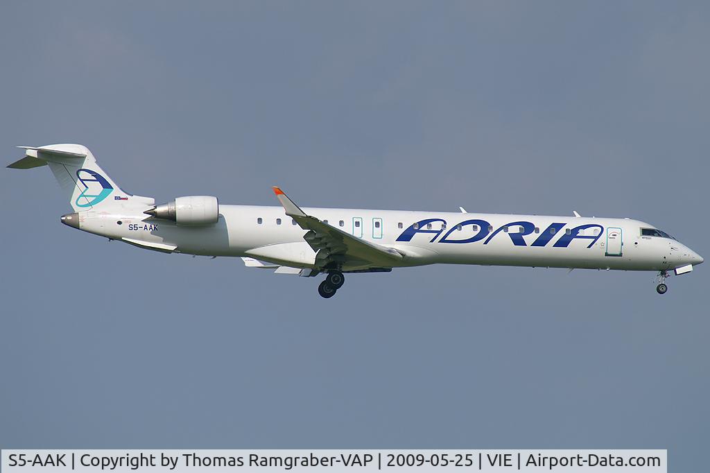 S5-AAK, 2007 Canadair CRJ-900ER (CL-600-2D24) C/N 15128, Adria Airways Canadair Regionaljet 900