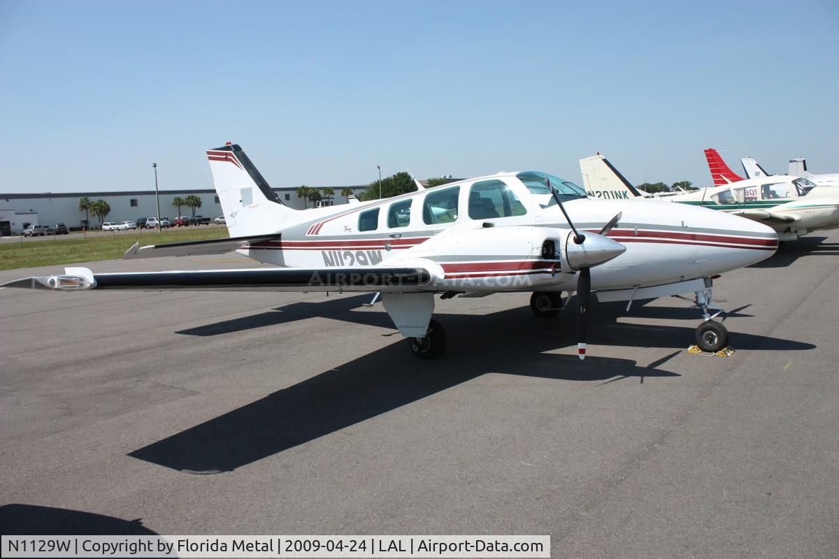 N1129W, 1997 Raytheon Aircraft Company 58 C/N TH-1809, Beech 58 Baron