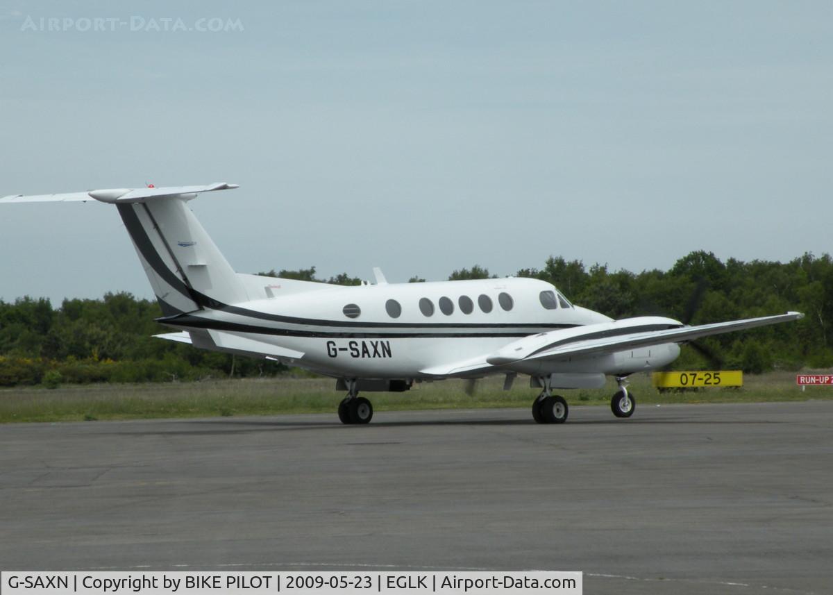 G-SAXN, 1975 Beech 200 Super King Air C/N BB-108, SAXON AIR KING AIR TAXYING TO RWY 25
