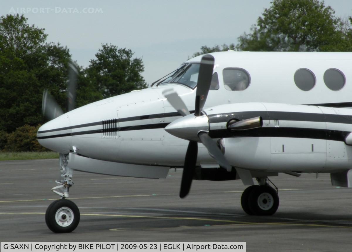 G-SAXN, 1975 Beech 200 Super King Air C/N BB-108, JUST STARTING UP THE PT6A-41'S