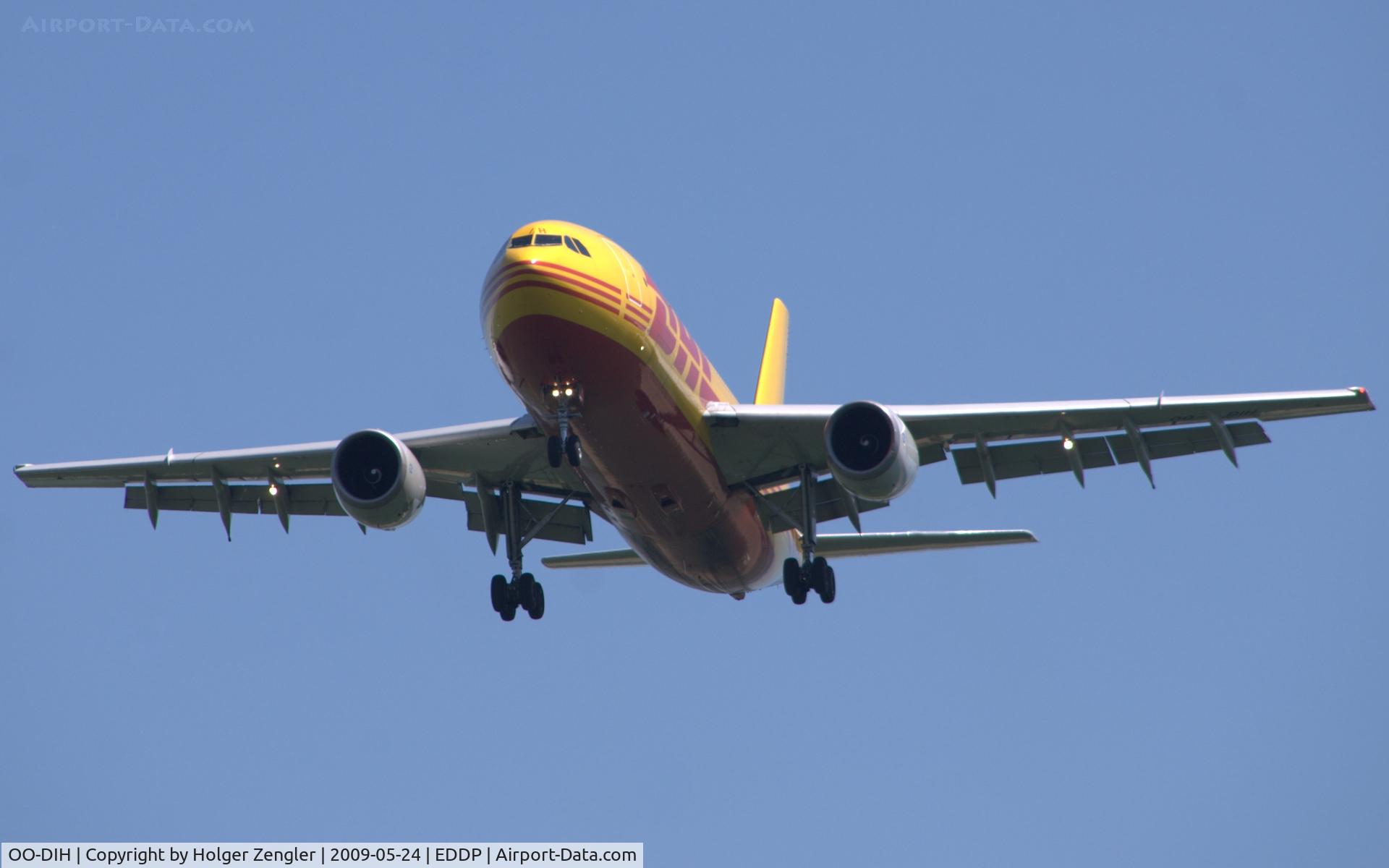 OO-DIH, 1982 Airbus A300B4-103(F) C/N 184, Suspending bird in beautiful colours