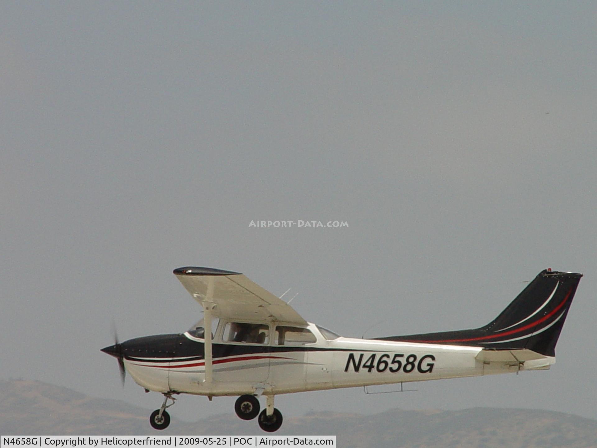 N4658G, Cessna 172N C/N 17273284, Climbing out from 26L