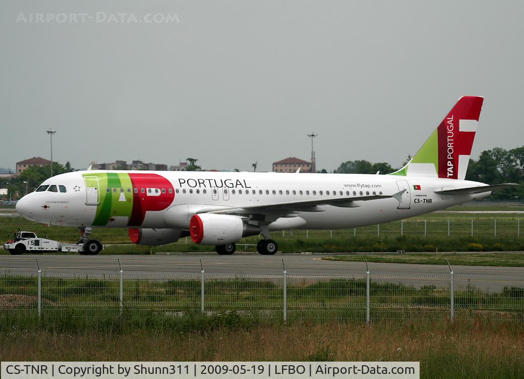CS-TNR, 2009 Airbus A320-214 C/N 3883, Tracted before delivery...