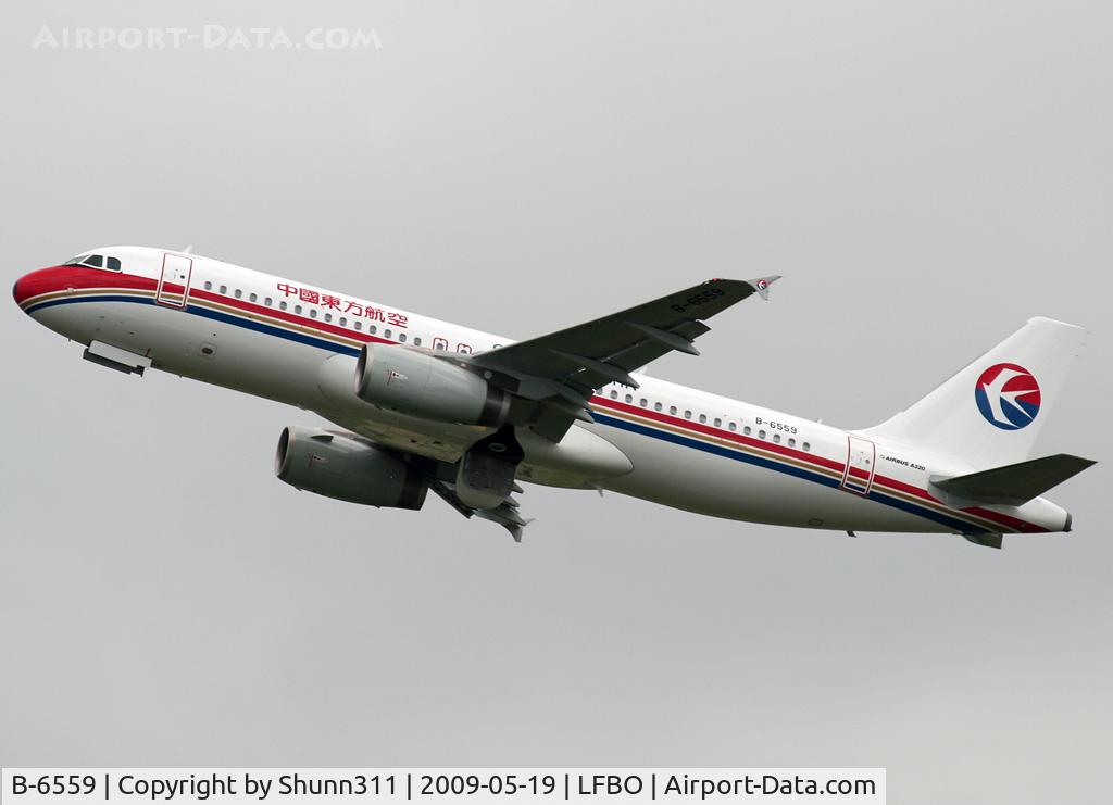 B-6559, 2009 Airbus A320-232 C/N 3904, Take off rwy 32L on delivery flight...