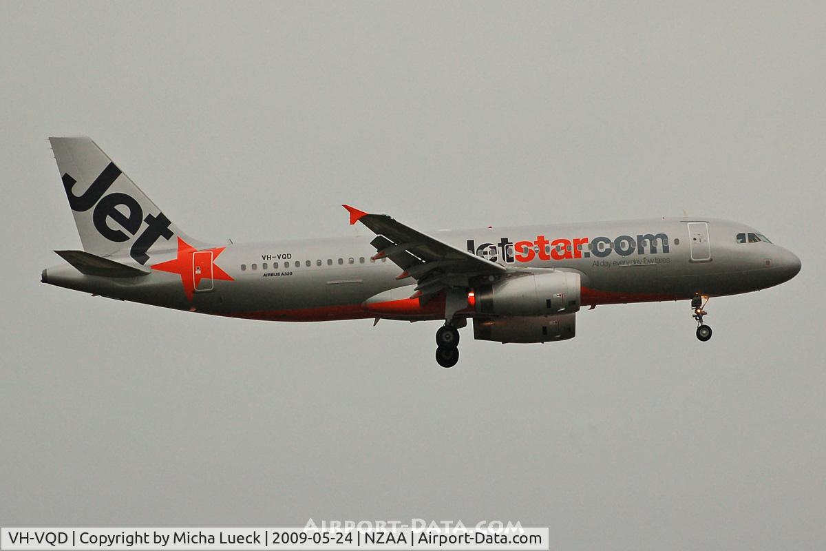 VH-VQD, 2008 Airbus A320-232 C/N 3547, On finals in the rain