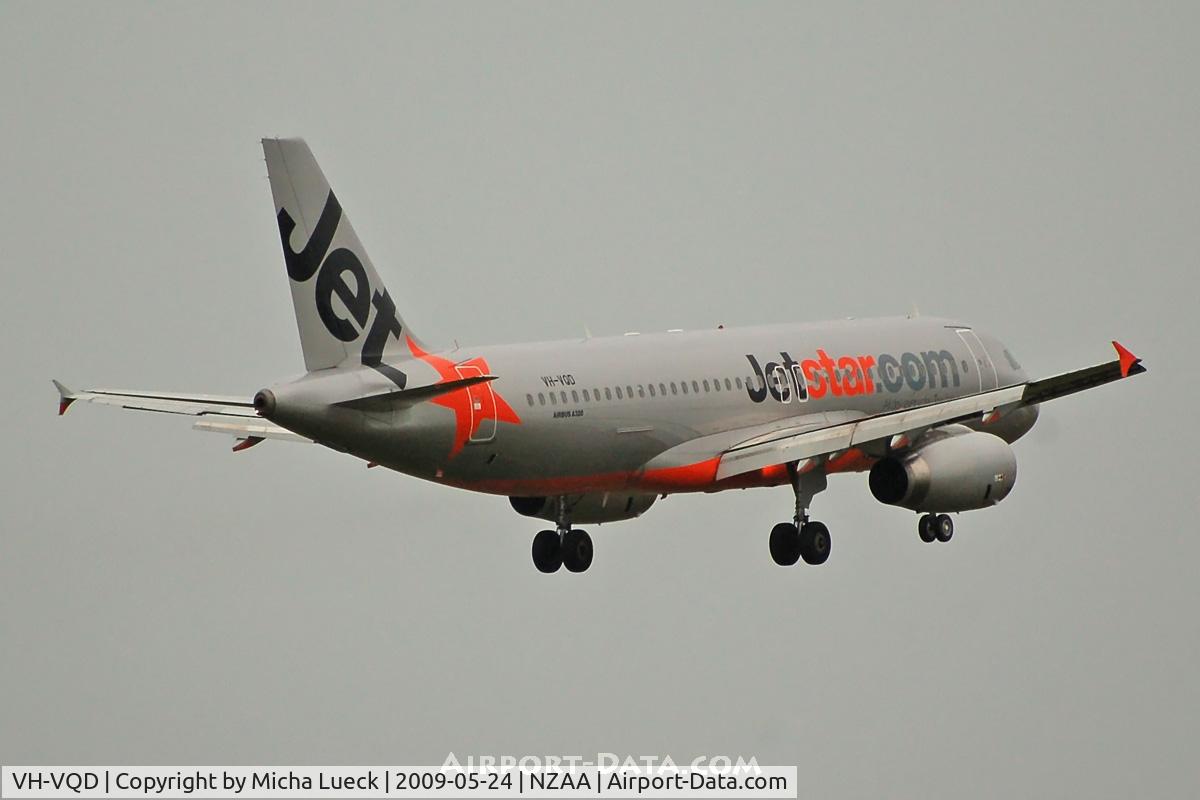 VH-VQD, 2008 Airbus A320-232 C/N 3547, On short finals