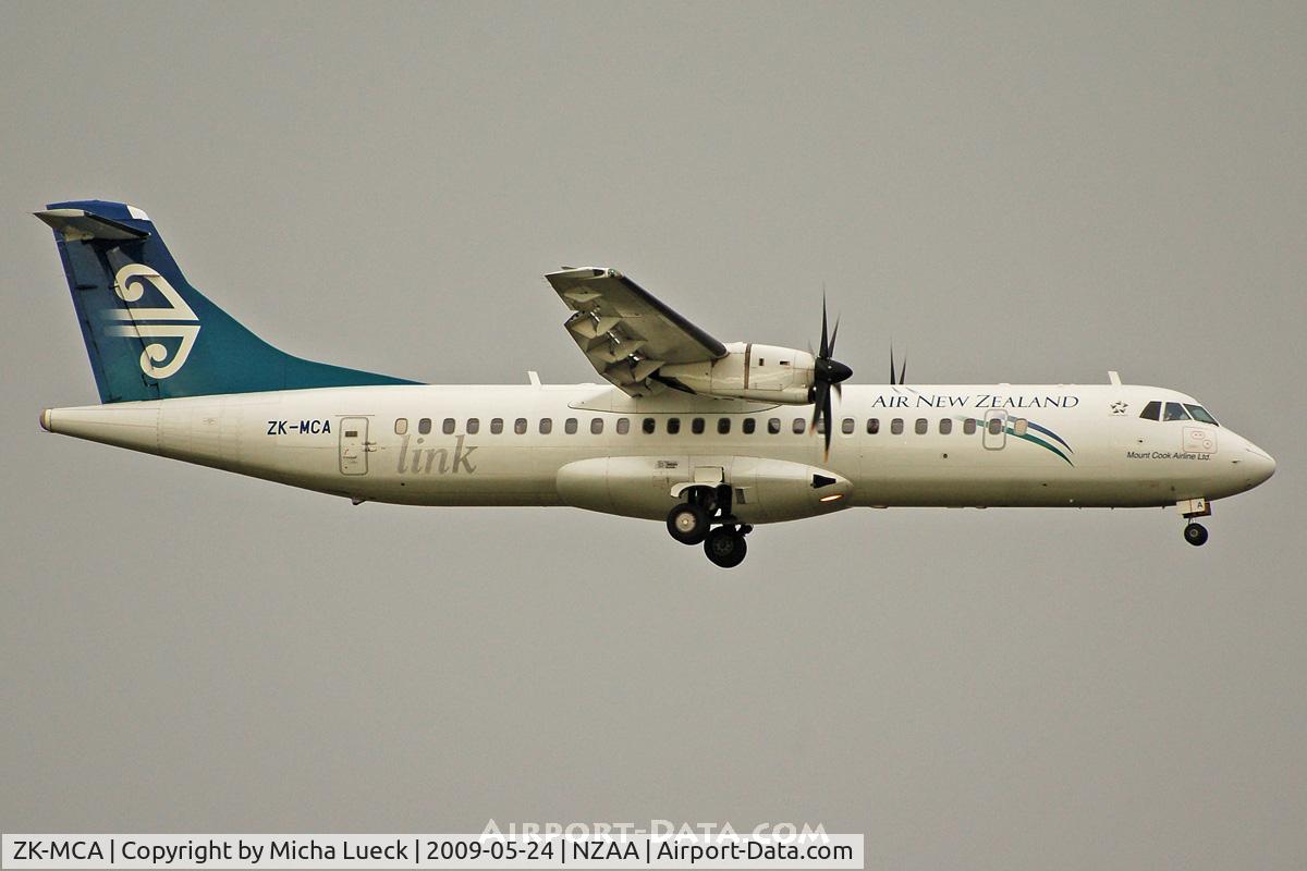 ZK-MCA, 1999 ATR 72-212A C/N 597, On finals in the rain