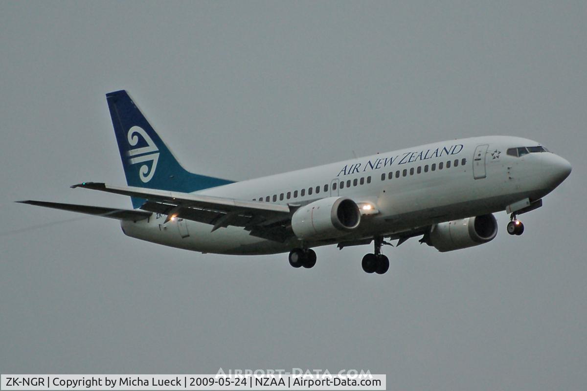 ZK-NGR, 1998 Boeing 737-33A C/N 27460, On finals