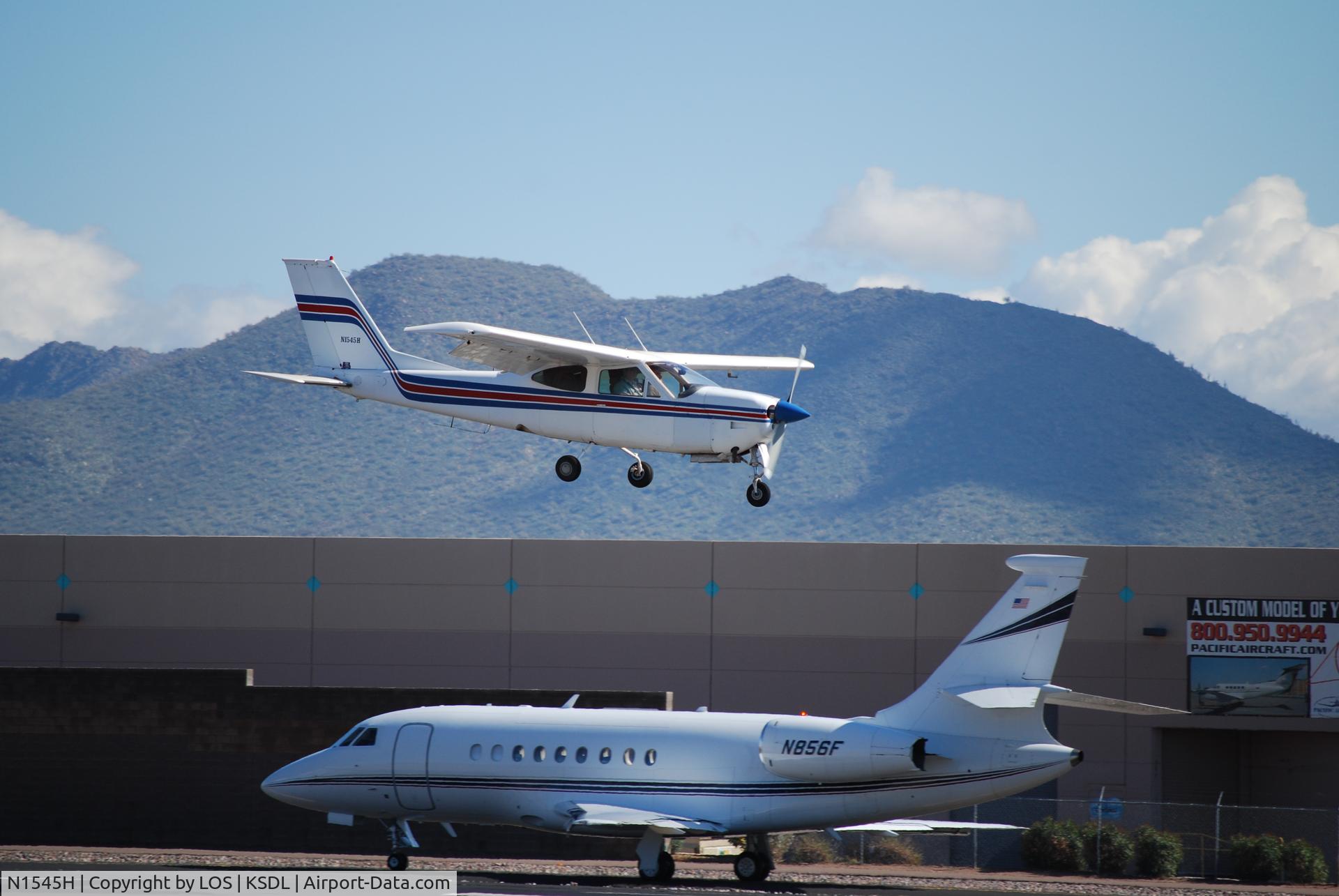 N1545H, 1975 Cessna 177RG Cardinal C/N 177RG0719, Landing